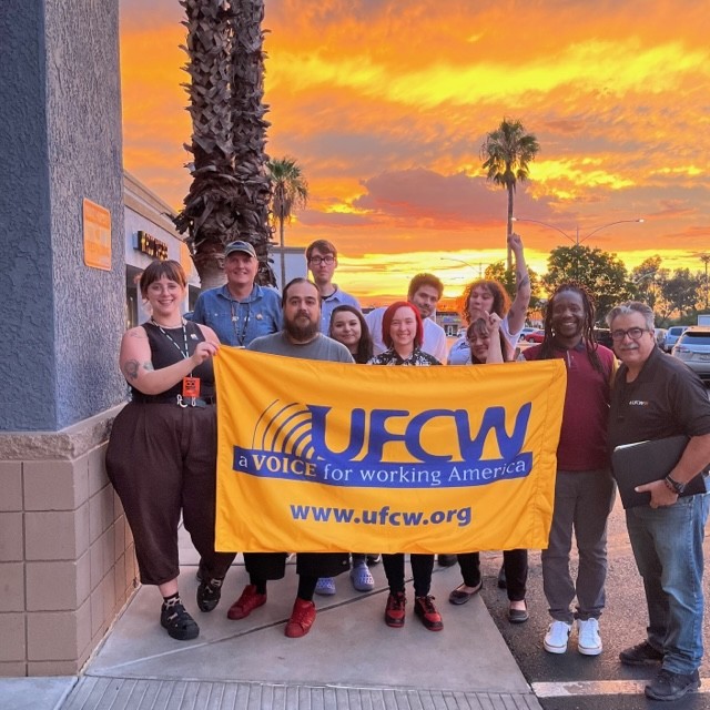Tucson Bookmans Workers Become First-Ever Bookstore Employees to Unionize in Arizona