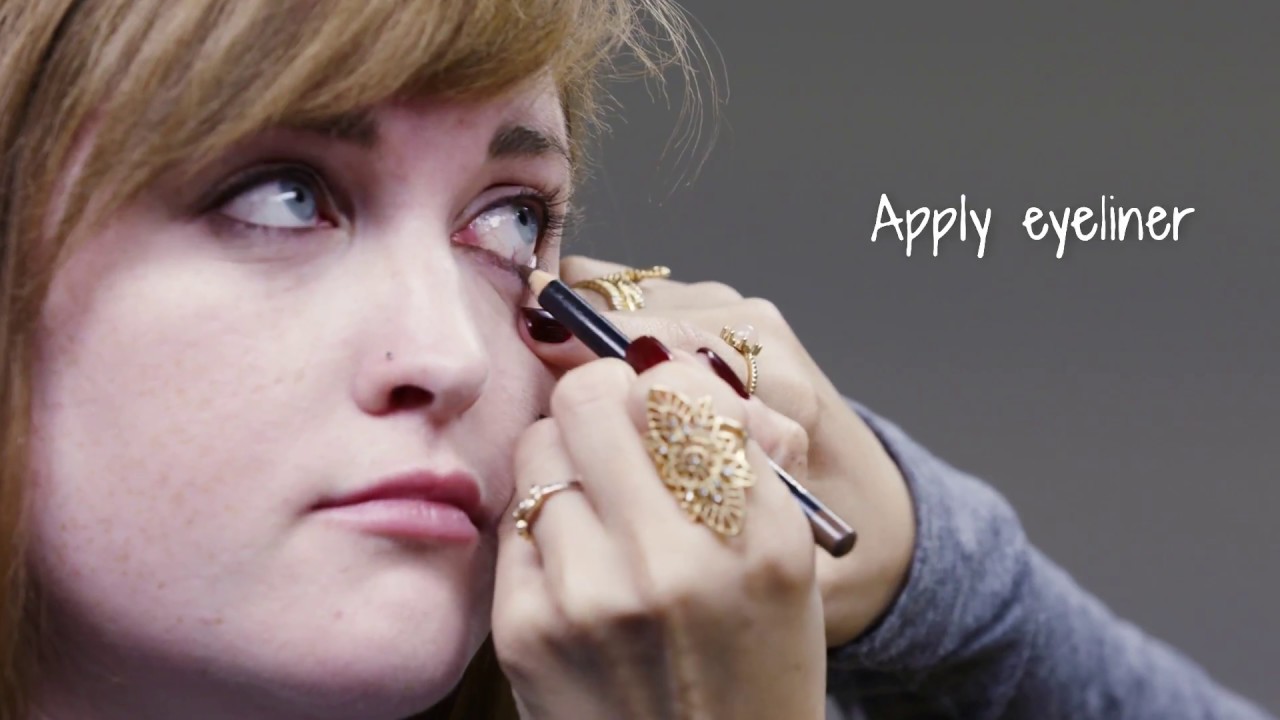 A Makeup Artist Explains How to Do a Smokey Eye